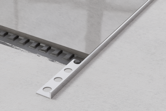 Front profile in smooth matte silver anodized aluminum