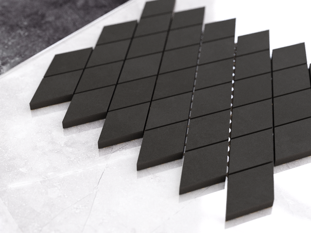 Mosaico in gres su rete per bagno o cucina 29.2 cm x 25 cm – Black romb