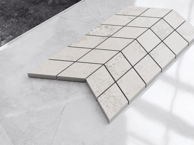 Mosaico in gres su rete per bagno o cucina 17.2 cm x 29.8 cm - Raw Surface mini chevron