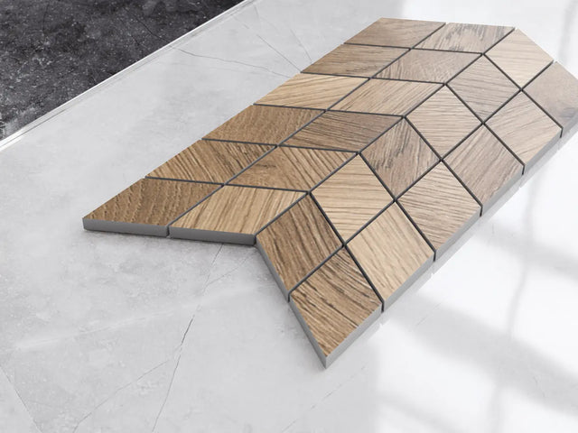 Mosaico in gres su rete per bagno o cucina 17.2 cm x 29.8 cm - Walnut mini chevron