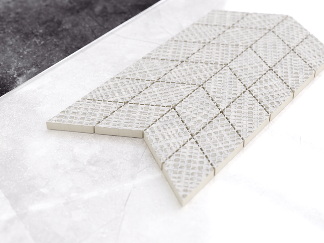 Mosaico de gres sobre malla para baño o cocina 17.2 cm x 29.8 cm - White arrow