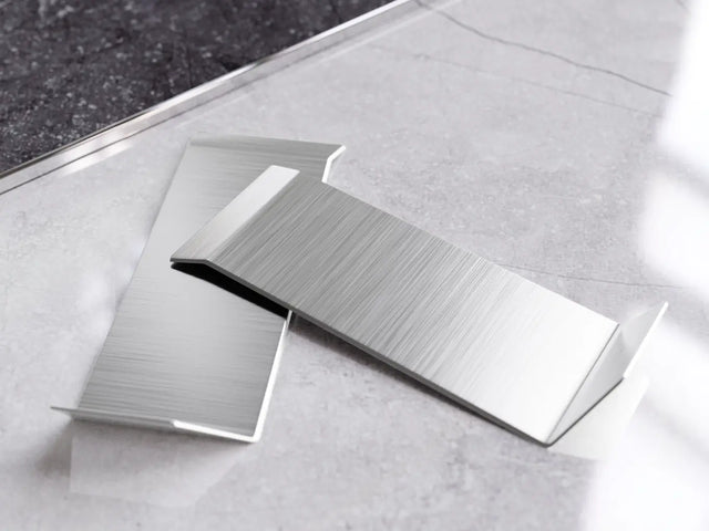 Sockelleiste F und Zubehör aus Stahl 270 cm - Satin Silber