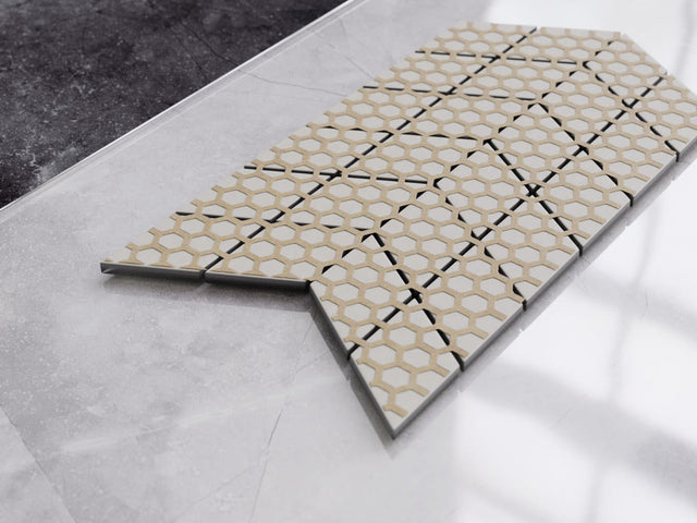 Mosaïque en verre sur filet pour salle de bain ou cuisine 17,2 cm x 29,8 cm - Mini chevron noir doux