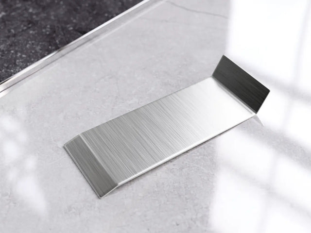 Sockelleiste F und Zubehör aus Stahl 270 cm - Satin Silber