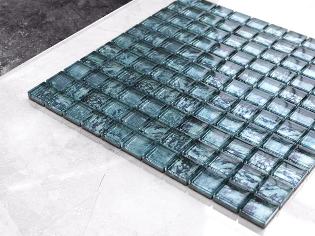 Mosaico in vetro su rete per bagno o cucina 30 cm x 30 cm - Green eyes