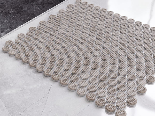 Mosaico in ceramica su rete per bagno o cucina 29.3 cm x 31.7 cm - Matt white dots