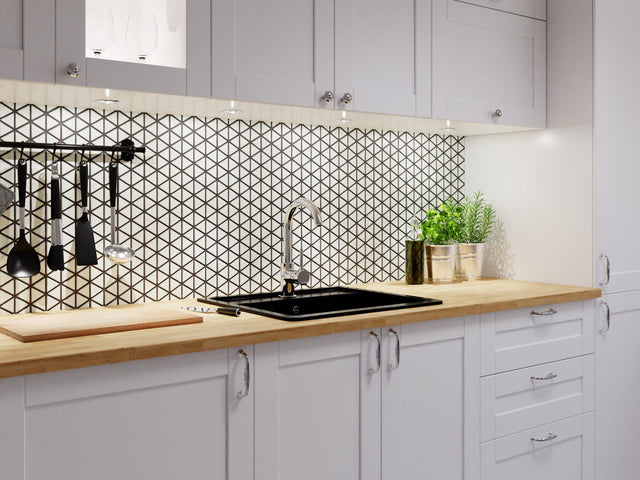 Mosaïque en céramique sur filet pour salle de bain ou cuisine 26,3 cm x 30,3 cm - Couverture triangulaire