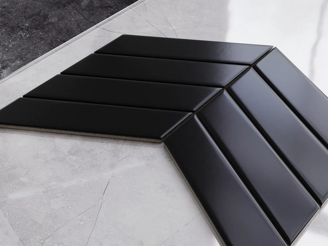 Mosaïque en céramique sur filet pour salle de bain ou cuisine 31,6 cm x 21,5 cm - Giant Black Chevron