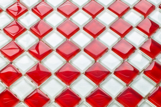 Mosaïque en verre sur filet pour salle de bain ou cuisine 30 cm x 30 cm - Croix rouge