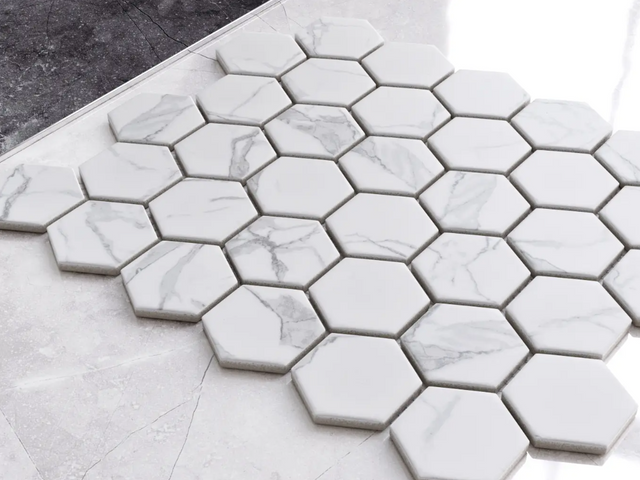 Mosaico de cerámica hexagonal en red para baño o cocina 32.3 cm x 27.7 cm - Marble Honey