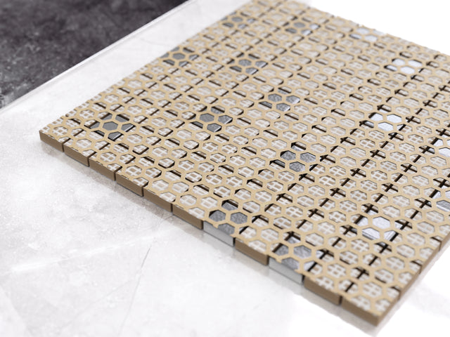 Mosaico in ceramica con inserti di vetro su rete per bagno o cucina 30 cm x 30 cm - White carrot