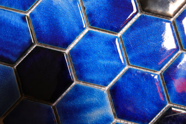 Mosaico in ceramica esagonale su rete per bagno o cucina 27 cm x 31.2 cm - Mixed ocean hive