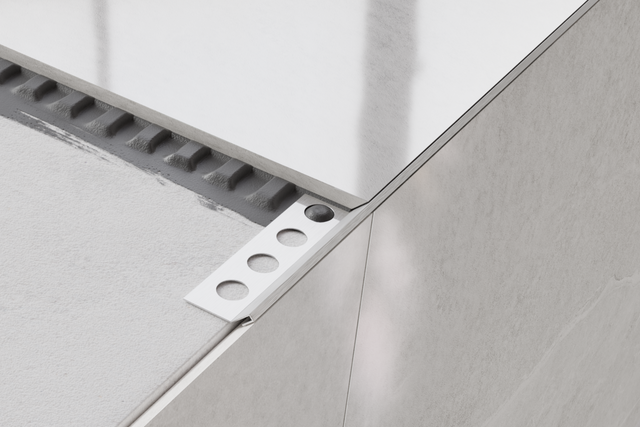 Profilé décoratif en acier inoxydable argent satiné rectifié Rs angulaire