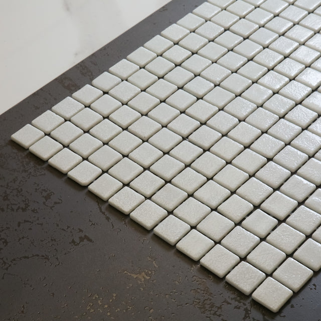 Mosaico in vetro pressato per piscine, bagni e saune 32.5 cm x 51.5 cm - Pearl White