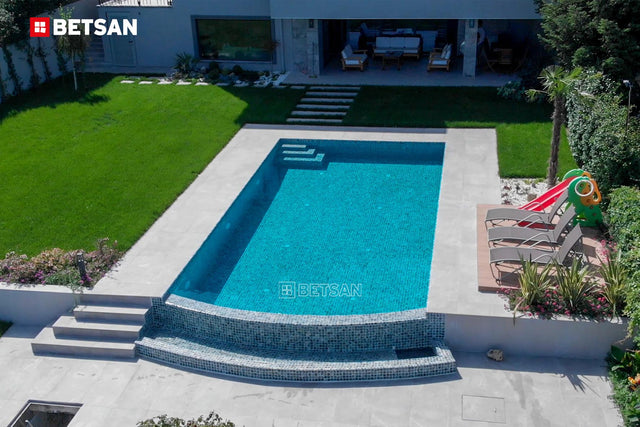 Mosaik aus gepresstem Glas auf Netz für Schwimmbad 31,5 cm x 47,7 cm - Modena Como Pool