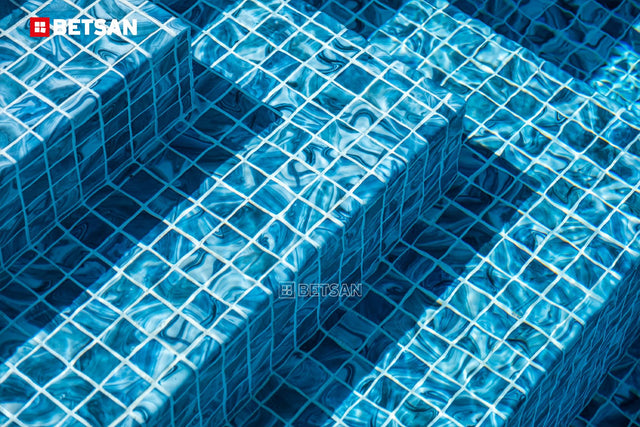 Mosaik aus gepresstem Glas auf Netz für Schwimmbad 31,5 cm x 47,7 cm - Modena Como Pool