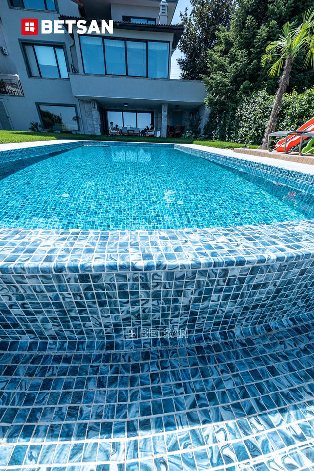 Mosaik aus gepresstem Glas auf Netz für Schwimmbad 31,5 cm x 47,7 cm - Modena Como Pool