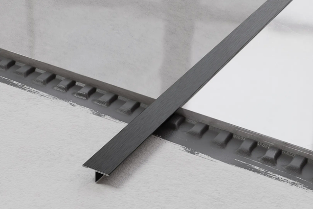 Profil décoratif en T avec couvercle de jonction en acier inoxydable noir brillant