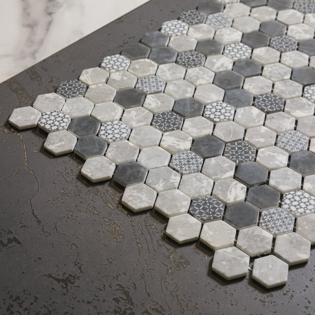Mosaico de vidrio prensado en malla para baño y cocina 52 cm x 34 cm - Hexa olden mat