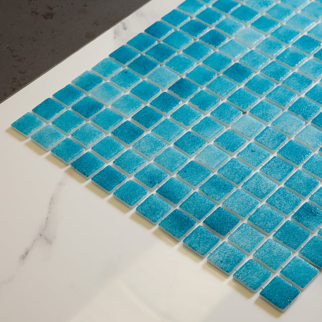 Mosaico in vetro pressato per piscine, bagni e saune 32.5 cm x 51.5 cm - Deep ocean