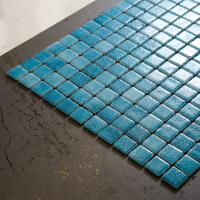 Mosaico in vetro pressato per piscine, bagni e saune 32.5 cm x 51.5 cm - Deep ocean