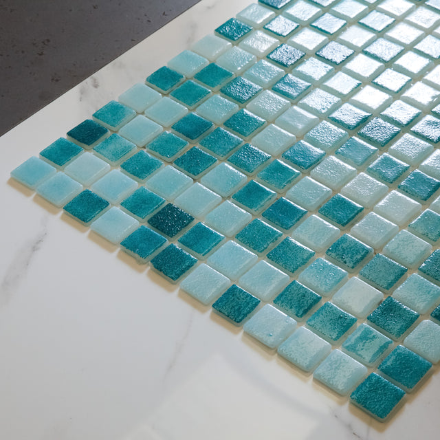 Mosaico in vetro pressato per piscine, bagni e saune 32.5 cm x 51.5 cm - Emerald Blue