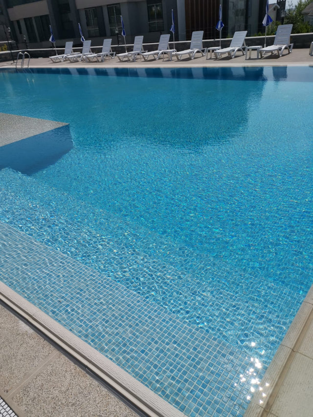 Mosaico in vetro pressato per piscine, bagni e saune 32.5 cm x 51.5 cm - Caribbean pool glossy