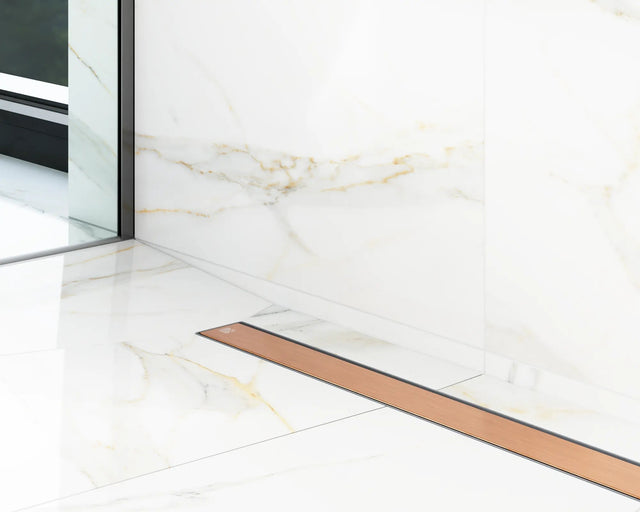 Canalina di scarico lineare per doccia a pavimento in acciaio, 60 cm x 6,5 cm, 61 l/min - rame lucido/satinato