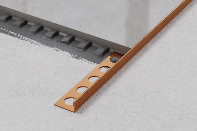 Profil décoratif en J d'angle en acier inoxydable - cuivre satiné