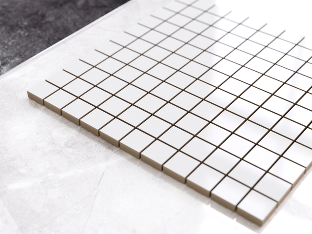 Mosaïque en céramique sur filet pour salle de bain ou cuisine 30 cm x 30 cm - Blanc cubique