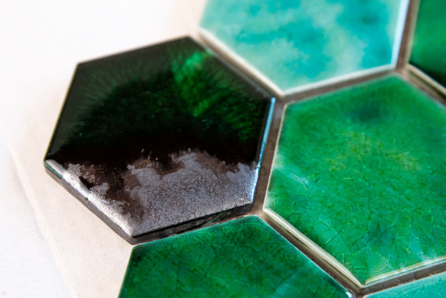 Hexagonal ceramic mosaic on mesh for bathroom or kitchen 31.2 cm x 27 cm - Jungle nature hive