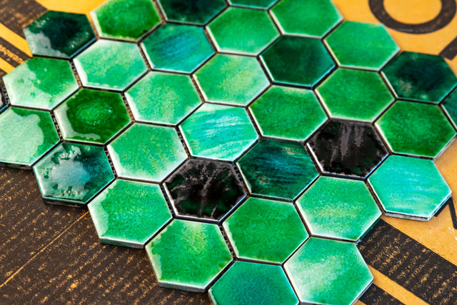Hexagonal ceramic mosaic on mesh for bathroom or kitchen 31.2 cm x 27 cm - Jungle nature hive