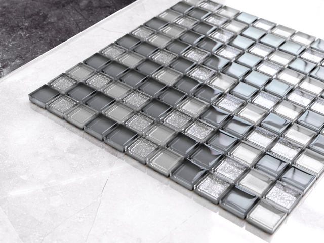 Glass mosaic on mesh for bathroom or kitchen 30 cm x 30 cm - Gray turtle