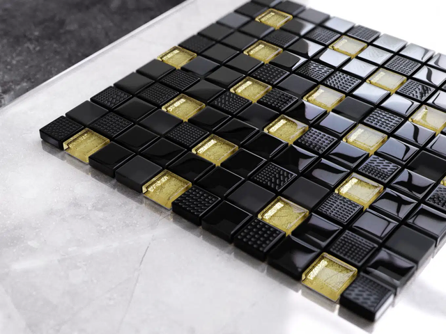 Mosaico su rete in vetro per bagno o cucina 30 cm x 30 cm - Crushed Cleopatra