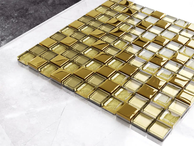 Mosaico in vetro su rete per bagno o cucina 30 cm x 30 cm – Crushed Giza