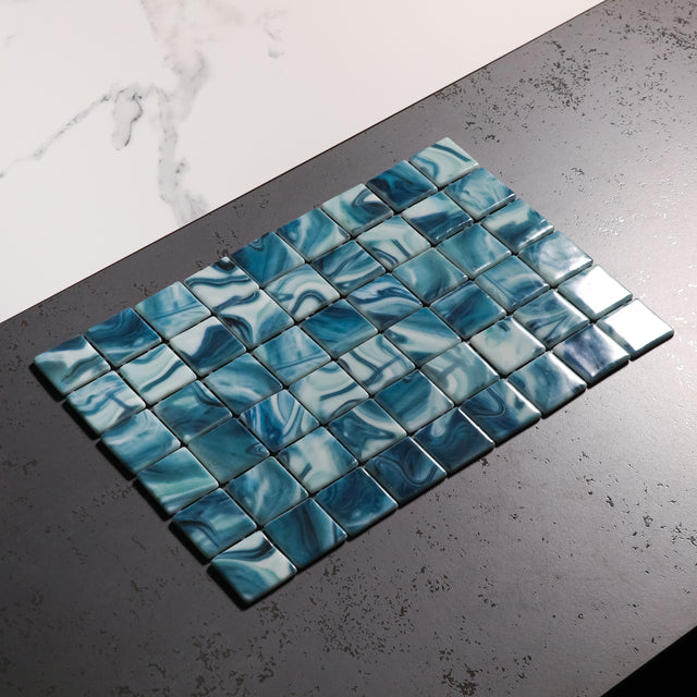 Mosaik aus gepresstem Glas auf Netz für Schwimmbad 31,5 cm x 47,7 cm - Modena Como Pool