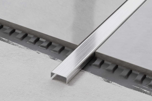 Profilo C di raccordo in acciaio inossidabile argento satinato