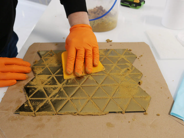 Zweikomponentiger Epoxidspachtel zur Fugenfüllung - Metallisches Gold