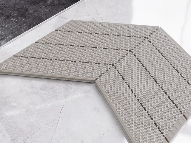 Ceramic mosaic on mesh for bathroom or kitchen 31.6 cm x 21.5 cm - Giant White Chevron