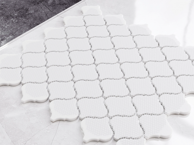 Mosaico de cerámica en malla para baño o cocina 28.2 cm x 30 cm - Marble Arabesque