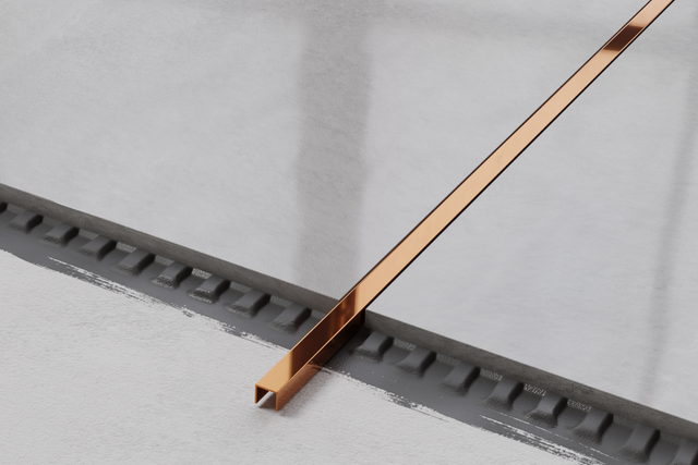 Profil U aus rostfreiem Stahl, poliert, mit verchromtem Kupfer