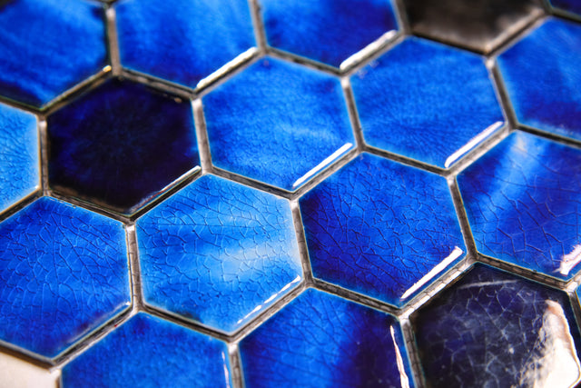 Mosaico in ceramica esagonale su rete per bagno o cucina 27 cm x 31.2 cm - Mixed ocean hive