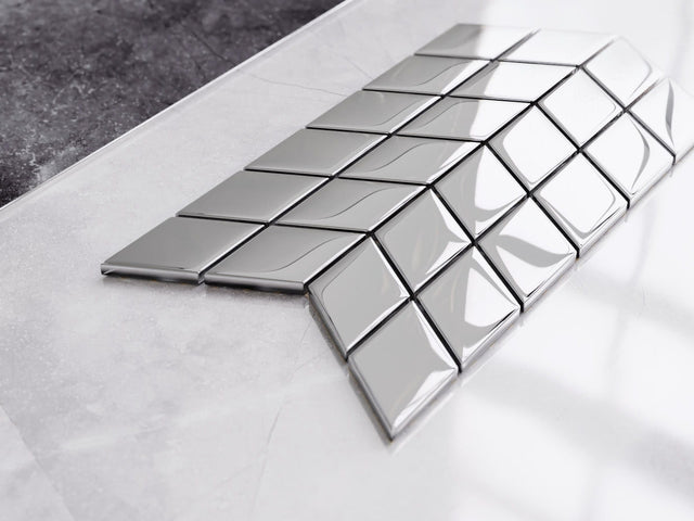 Glass mosaic on mesh for bathroom or kitchen 17.2 cm x 29.8 cm - Mini silver chevron