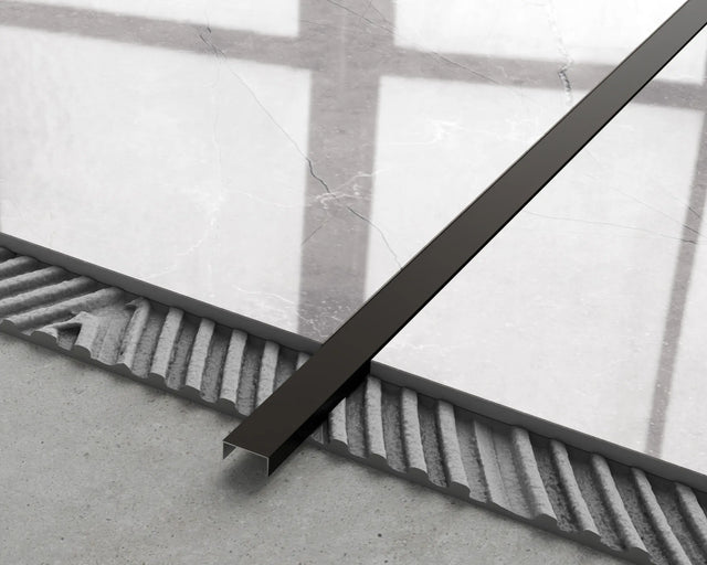 Profilo di raccordo a U in acciaio inox rettificato 2440 mm x 40 mm x 9 mm - nero opaco