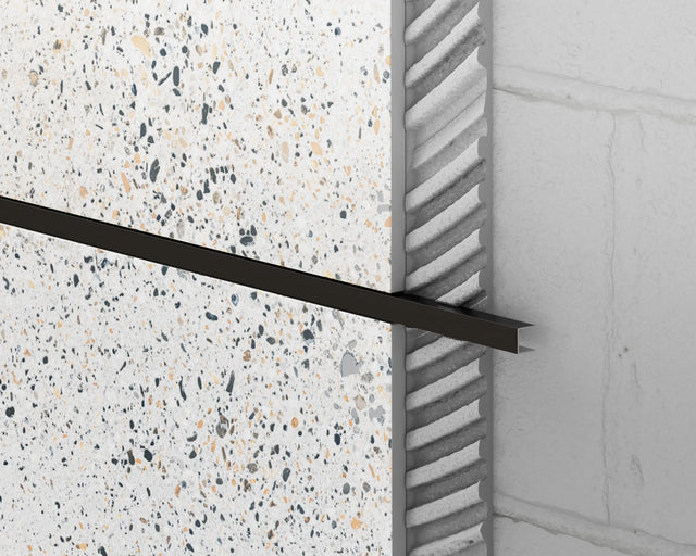 Profilo di raccordo a U in acciaio inox rettificato 2440 mm x 40 mm x 9 mm - nero opaco
