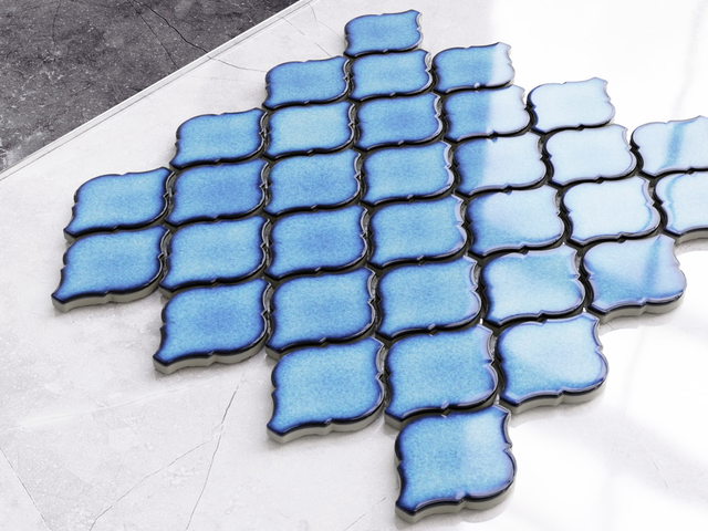 Mosaico de cerámica en malla para baño o cocina 28.2 cm x 25.2 cm - Blue arabesque