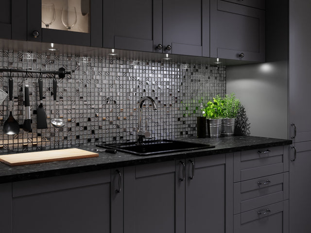 Mosaico in vetro su rete per bagno o cucina 30 cm x 30 cm - Silver energy