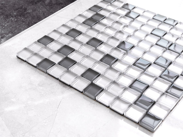 Mosaico in vetro su rete per bagno o cucina 30 x 30 cm - White Pearls
