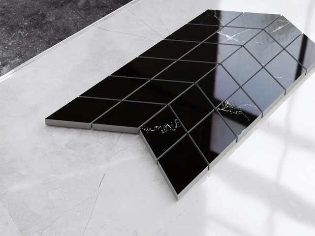 Mosaico in gres su rete per bagno o cucina 17.2 cm x 29.8 cm - Black veins mini chevron