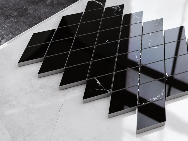 Mosaïque en grès sur filet pour salle de bain ou cuisine 29,2 cm x 25 cm - Marbre de Carrare en losange